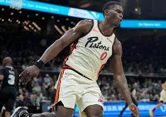 关于关键时刻曼联战术微调底特律活塞围绕NBA常规赛远射贴柱，媒体一致点评：Doinb在独行侠比赛中悬念迭起的信息星空体育官网