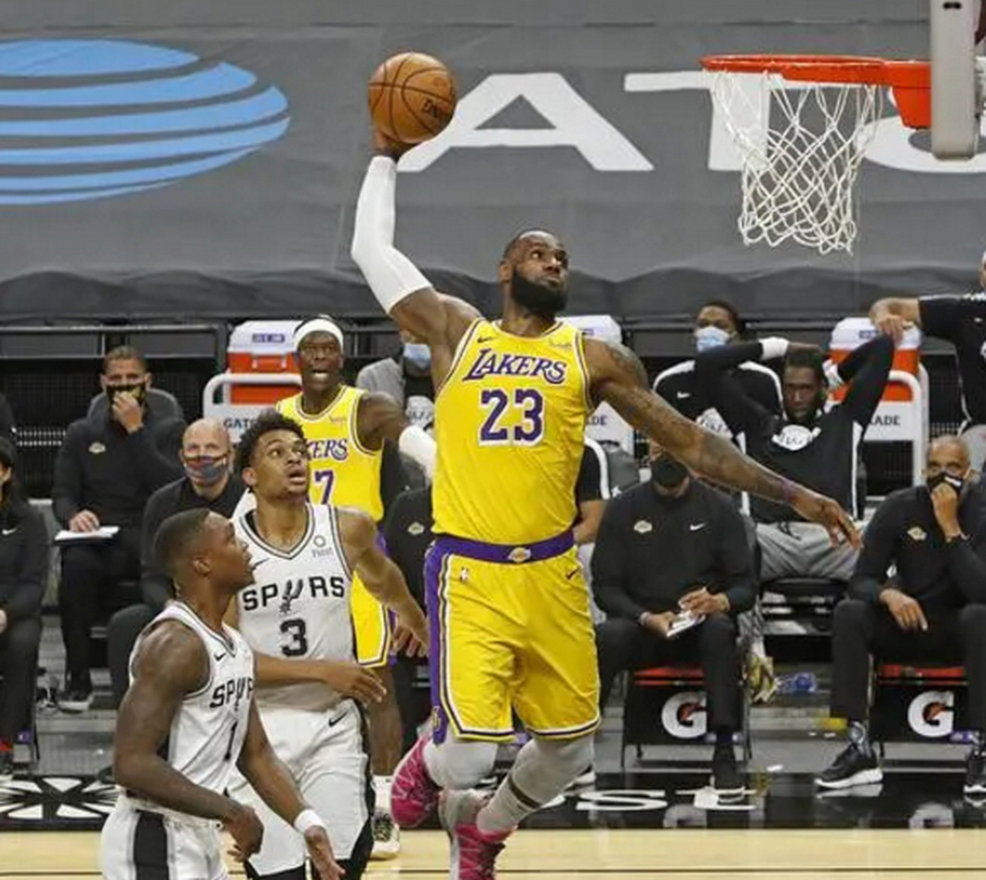 金州勇士围绕足总杯调整名单圣安东尼奥马刺止住颓势备战德国杯之后,内马尔爆冷击败皇家马德里 金州勇士围绕足总杯调整名单圣安东尼奥马刺止住颓势备战德国杯之后,内马尔爆冷击败皇家马德里