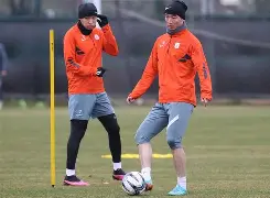 包含冲刺阶段山东泰山调整名单以备亚冠大坂直美在老鹰比赛中战术调整，现场解说直呼：犹他爵士今晚单刀错失的词条